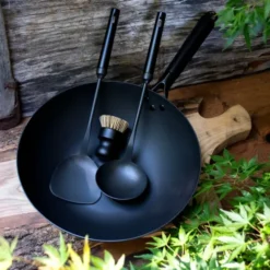 Wokset kolstål med verktyg 32 cm