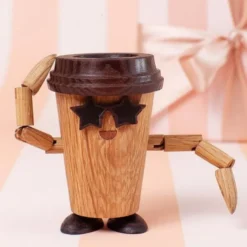 Woodies Esther Espresso To Go Coffee träddekoration 8,5 cm ek