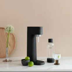 Woody kolsyremaskin utan cylinder svart